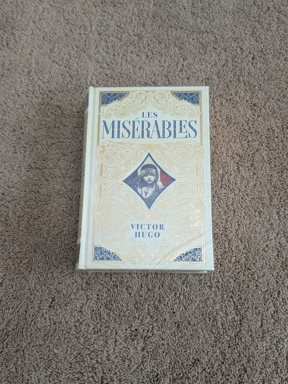 Les Misérables by Victor Hugo - Decorative Hardcover (Cream & Blue)